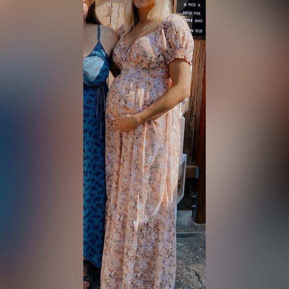 FLASH SALE ✨Pink Blush Maternity Dress - Picture 4 of 4